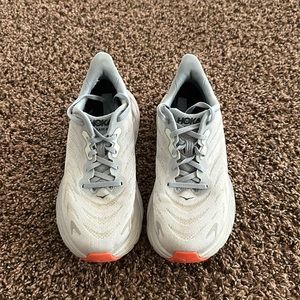 Women’s Hoka Arahi 6 running shoe